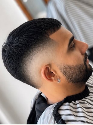 Corte con fade prolijo realizado en JE Barber